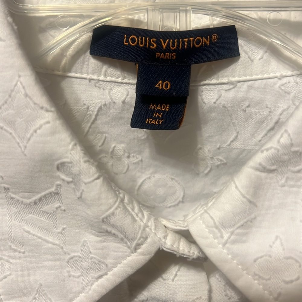Louis Vuitton Icon Long Sleeved Fitted Shirt. White Monogram. Size 40. Like new - Picture 6 of 9